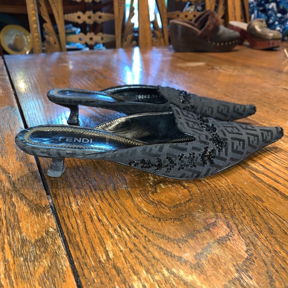 FENDI low heel slides - Picture 4 of 8